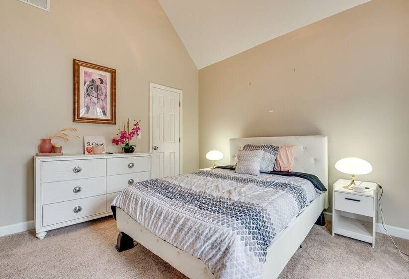 Pet Friendly Atlanta Home: 9 Mi To Downtown!