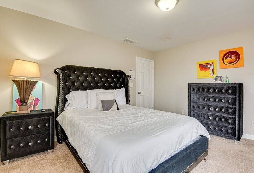 Pet Friendly Atlanta Home: 9 Mi To Downtown!