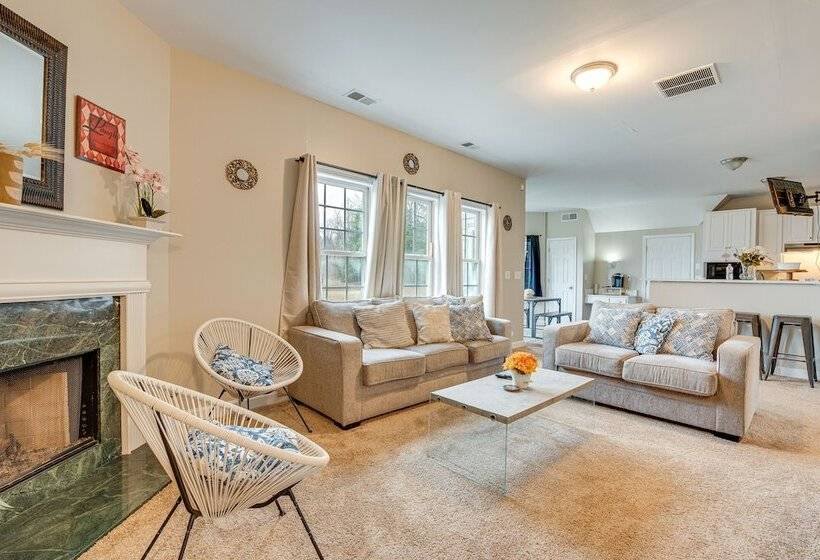 Pet Friendly Atlanta Home: 9 Mi To Downtown!