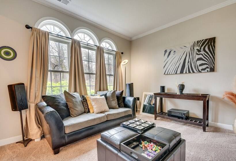 Pet Friendly Atlanta Home: 9 Mi To Downtown!