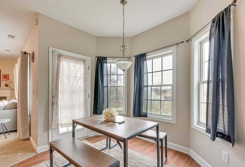 Pet Friendly Atlanta Home: 9 Mi To Downtown!