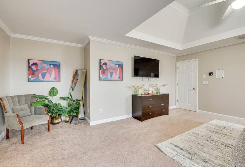 Pet Friendly Atlanta Home: 9 Mi To Downtown!