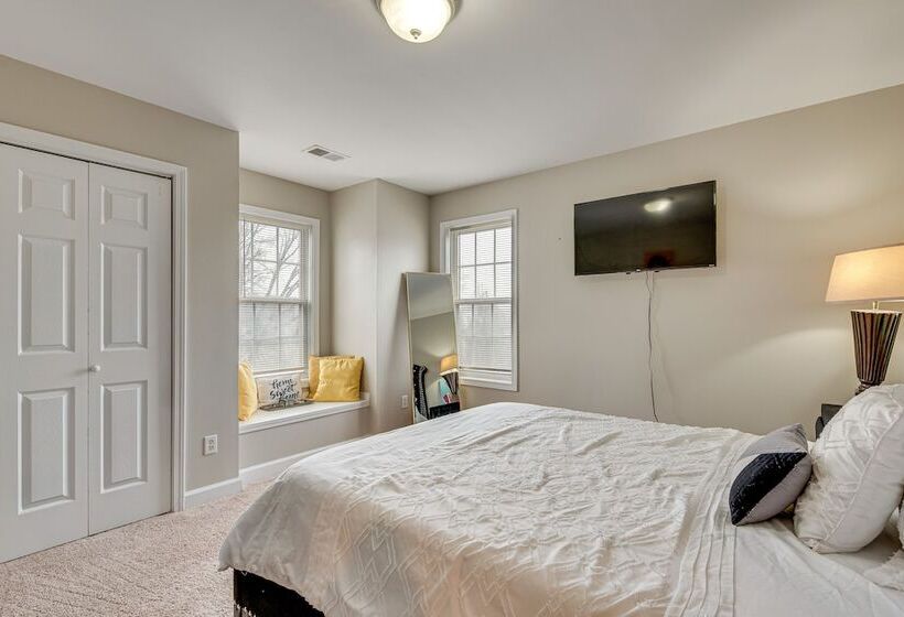 Pet Friendly Atlanta Home: 9 Mi To Downtown!