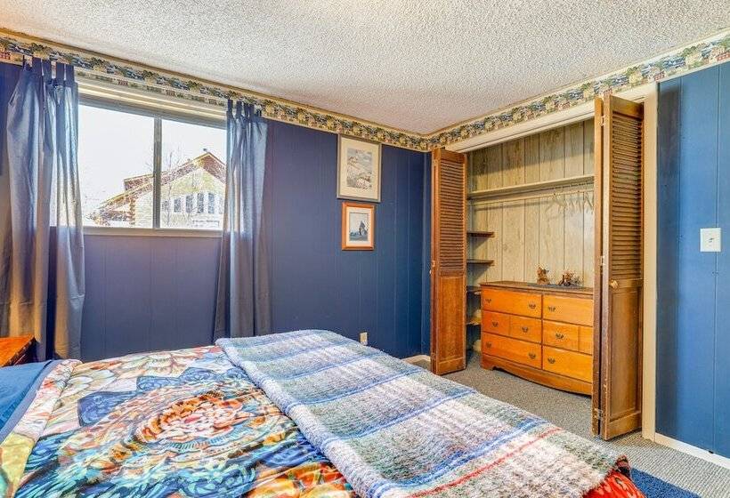 Charming Elk Mountain Home: Hunt, Hike & Fish!