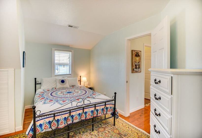 Charming Frisco Cottage < 2 Mi To Beaches!