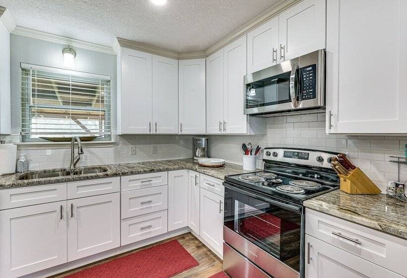 Charming Hot Springs Home Near Lake Hamilton!