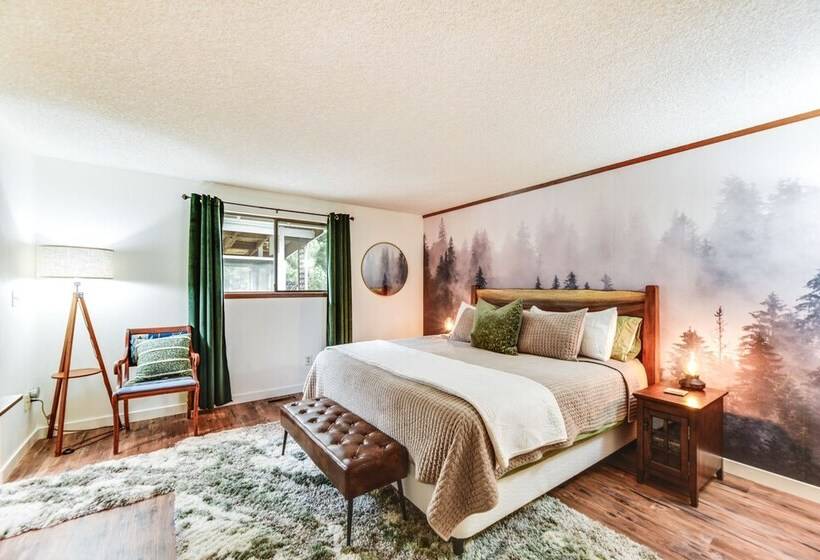 Charming Union Home W/ Deck ~ 2 Mi To Hood Canal!
