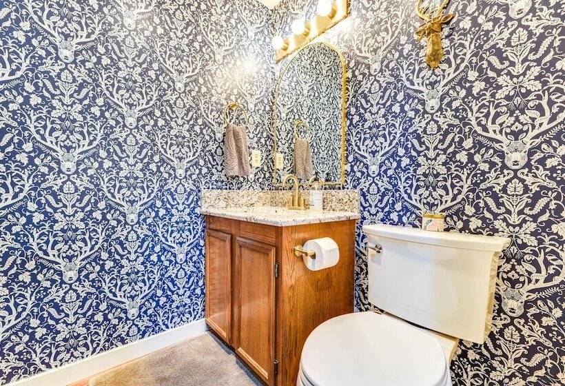 Charming Union Home W/ Deck ~ 2 Mi To Hood Canal!