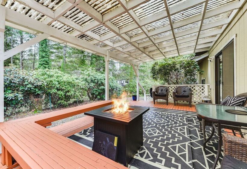 Charming Union Home W/ Deck ~ 2 Mi To Hood Canal!