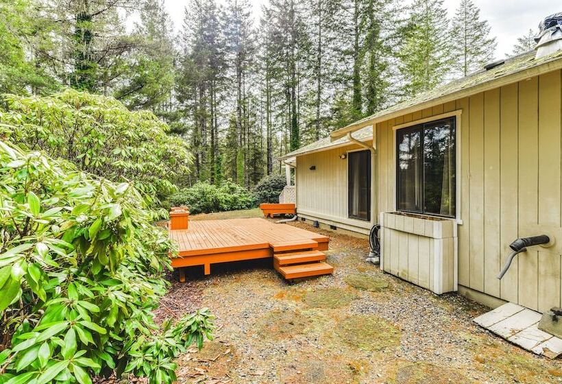 Charming Union Home W/ Deck ~ 2 Mi To Hood Canal!