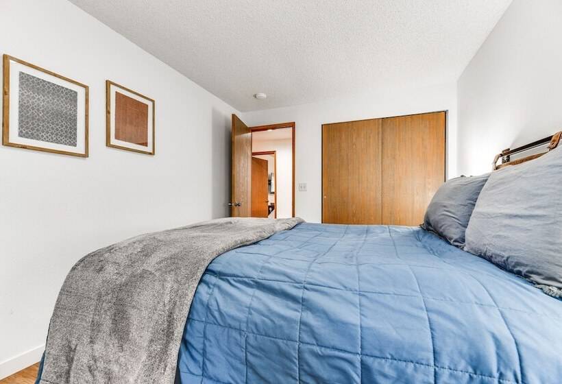 Charming Union Home W/ Deck ~ 2 Mi To Hood Canal!