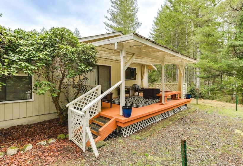 Charming Union Home W/ Deck ~ 2 Mi To Hood Canal!