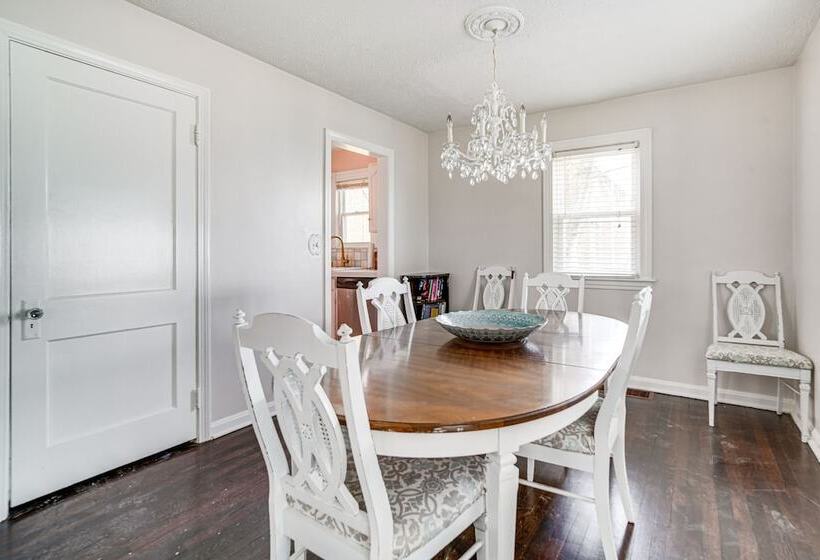 Coastal Lake Erie Cottage W/ Amazing Water Views!