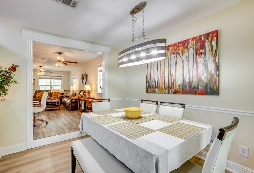 Conroe Home W/ Enclosed Deck: Pets Welcome!