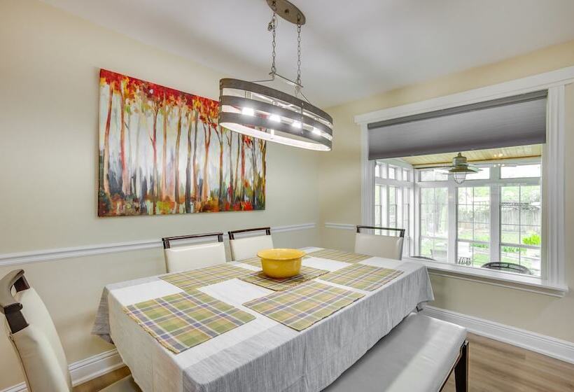 Conroe Home W/ Enclosed Deck: Pets Welcome!