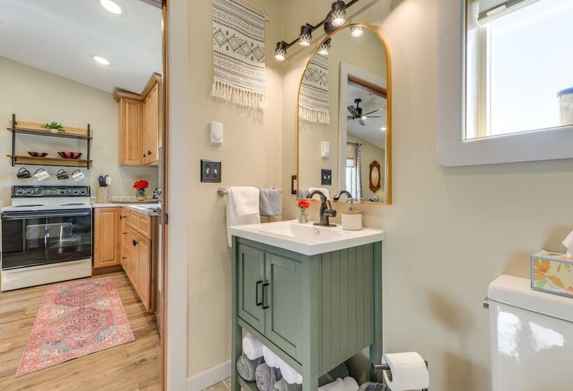 Cozy Dillon Retreat: Fireplace, Mountain Views!