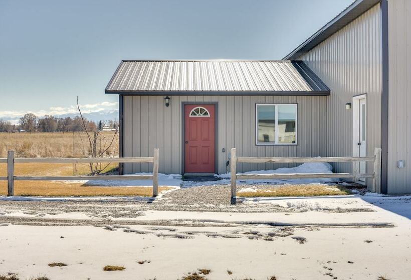 Cozy Dillon Retreat: Fireplace, Mountain Views!