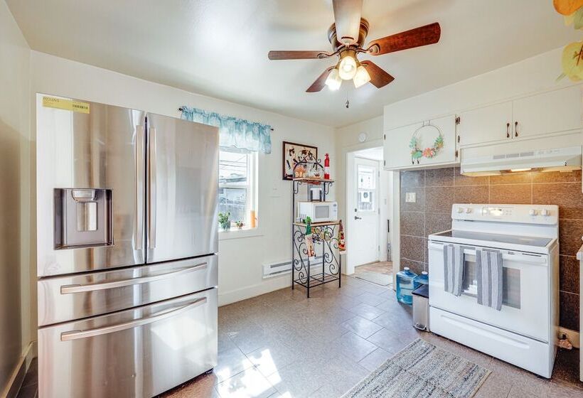 Cozy East Helena House W/ Deck + Private Yard!