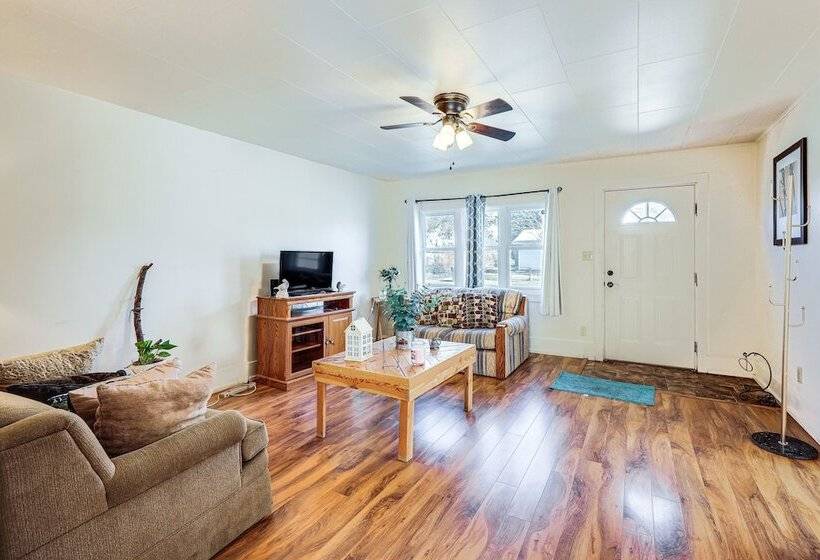 Cozy East Helena House W/ Deck + Private Yard!