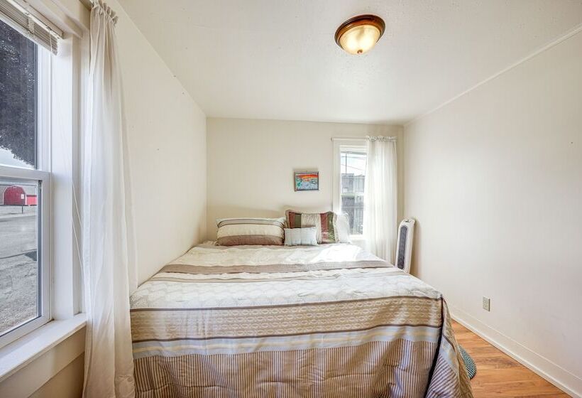 Cozy East Helena House W/ Deck + Private Yard!