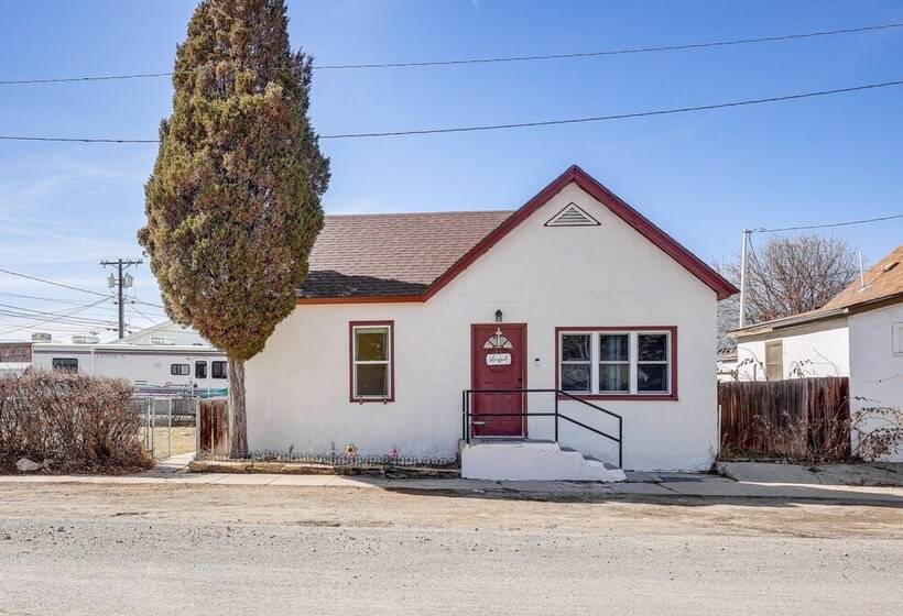 Cozy East Helena House W/ Deck + Private Yard!