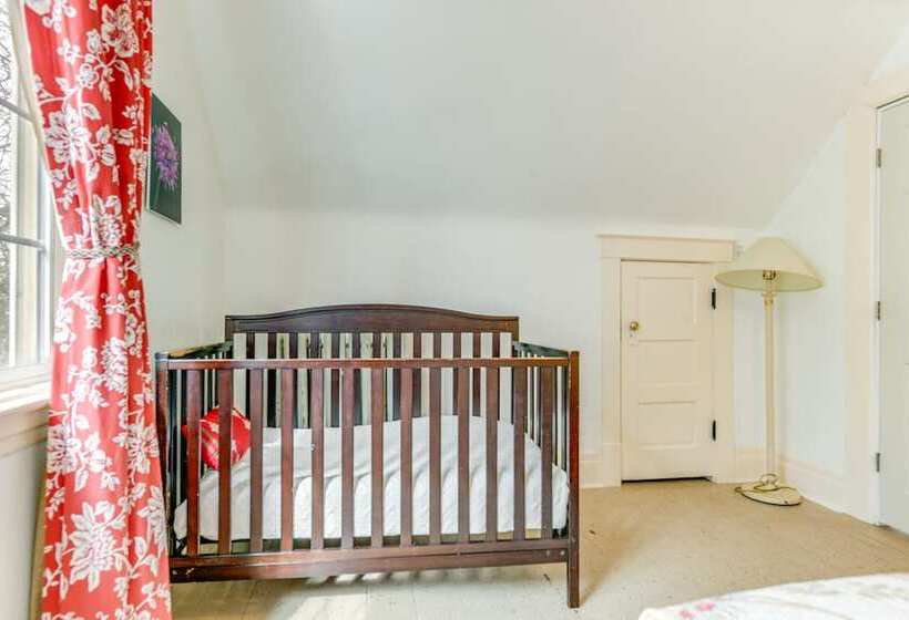 Cozy Niagara Falls Cottage W/ Gas Grill + Patio!