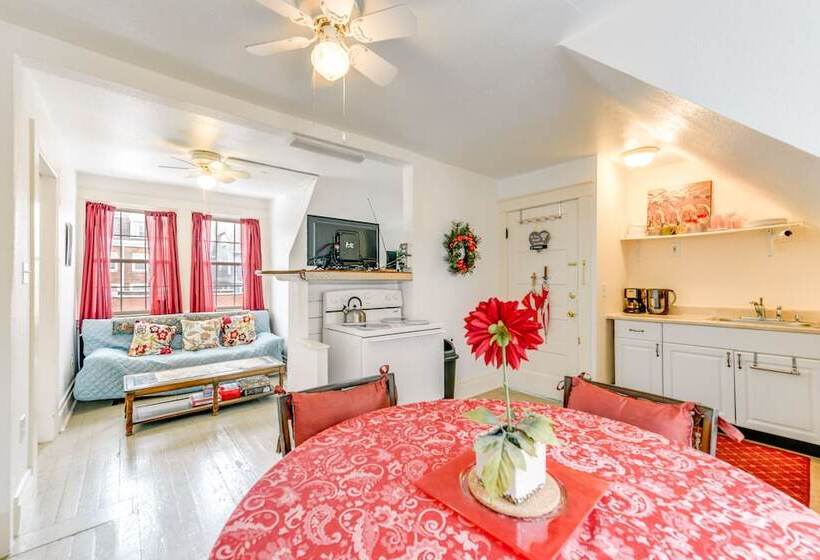 Cozy Niagara Falls Cottage W/ Gas Grill + Patio!