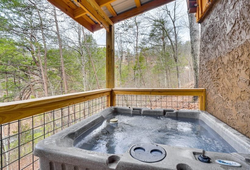 Cozy Sevierville Cabin W/ Hot Tub & Game Room!