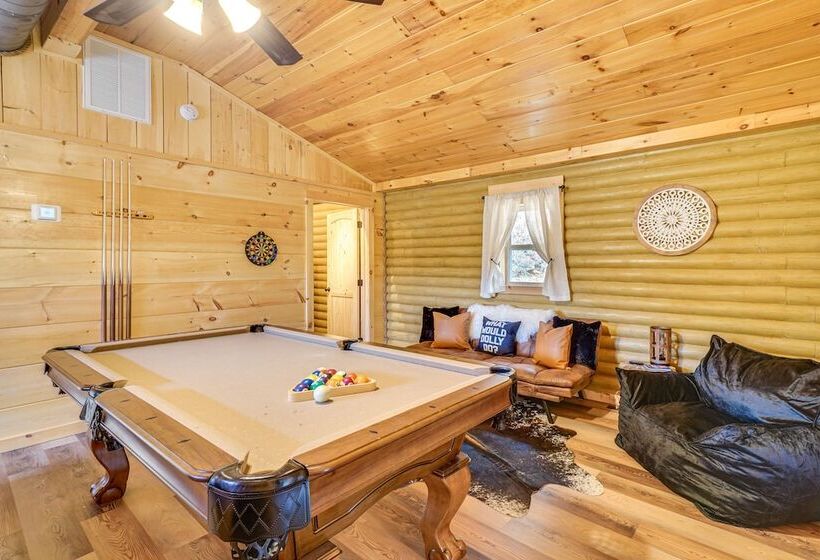 Cozy Sevierville Cabin W/ Hot Tub & Game Room!