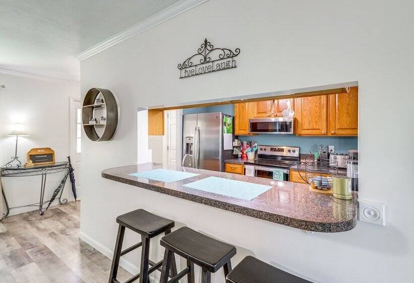 Charming Fairfield Bay Home On Golf Course