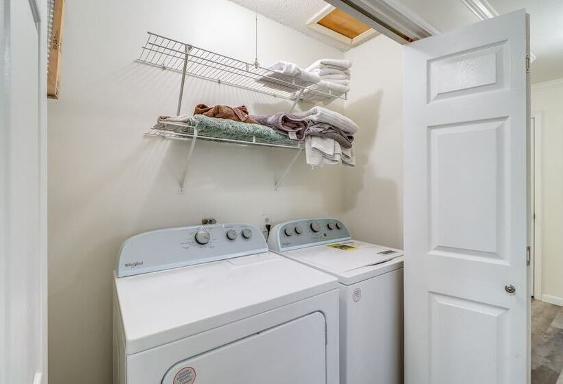 Charming Fairfield Bay Home On Golf Course