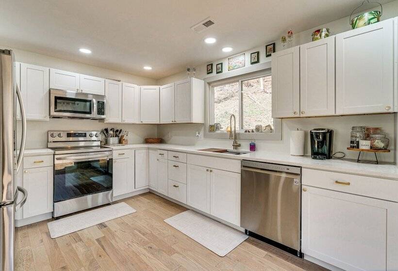 North Carolina Coupes Retreat W/ Deck & Grill!