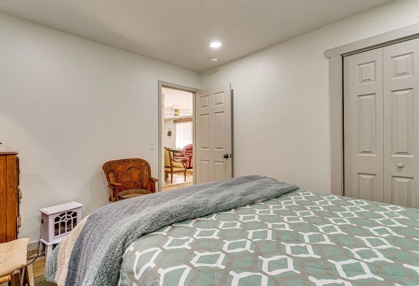 North Carolina Coupes Retreat W/ Deck & Grill!