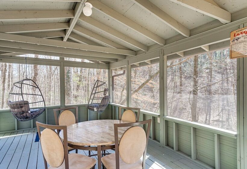 North Carolina Coupes Retreat W/ Deck & Grill!