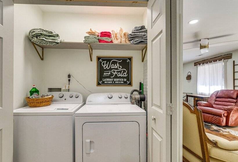 North Carolina Coupes Retreat W/ Deck & Grill!