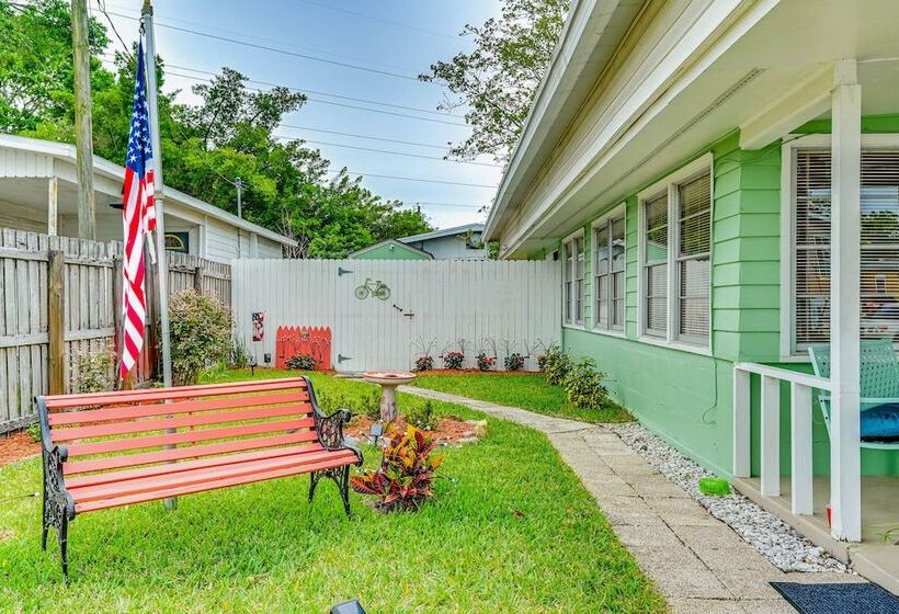 Eclectic Tarpon Springs Home: Bayou Across Street!