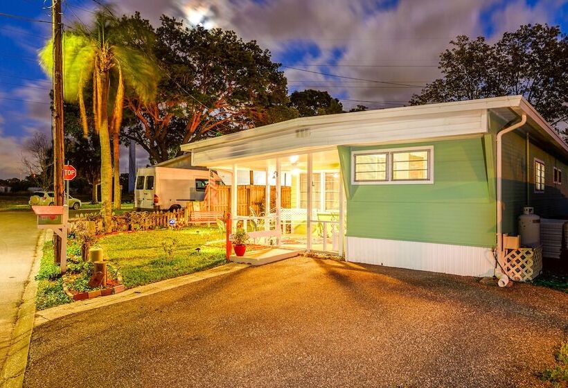 Eclectic Tarpon Springs Home: Bayou Across Street!