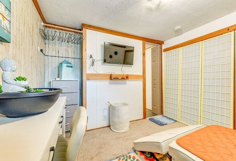 Eclectic Tarpon Springs Home: Bayou Across Street!