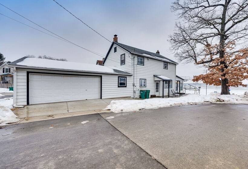 Family Friendly Lake Waubesa Home: Boat + Swim!