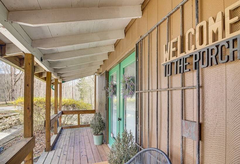 Family Friendly Smithville Cabin: Game Room & Deck