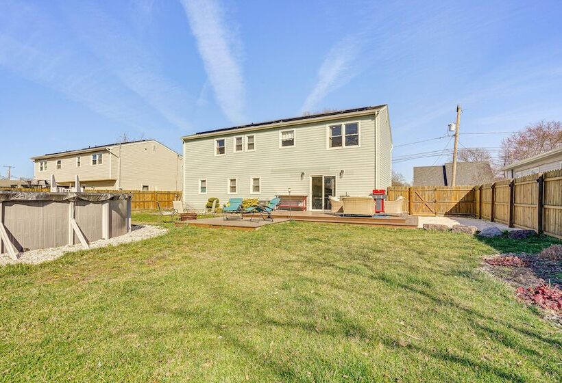 Family Friendly Toms River Home, 3 Mi To Beach!