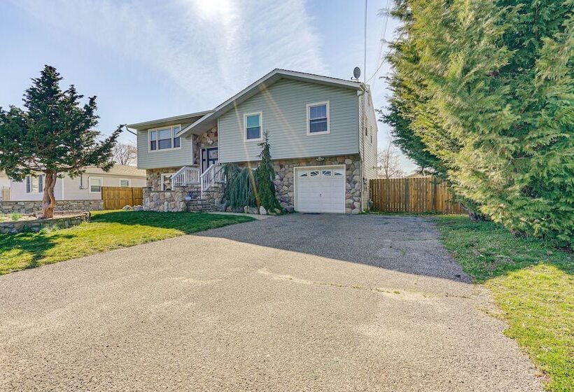 Family Friendly Toms River Home, 3 Mi To Beach!