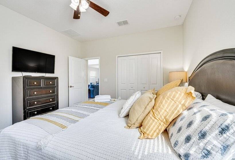 Family Home W/ Game Room: 12 Mi To Disney!