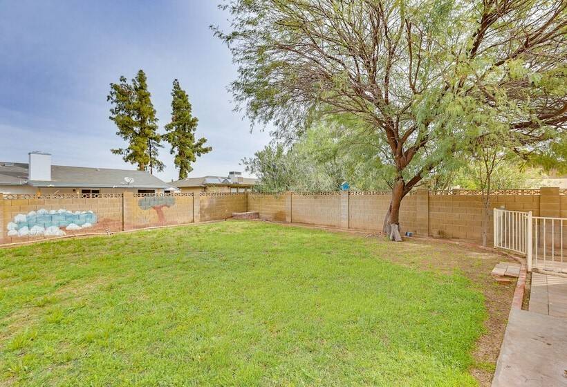 Glendale Retreat W/ Private Pool, Patio & Grill!