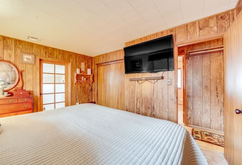 2 Fire Pits & Covered Deck: Cabin In Happy Jack!