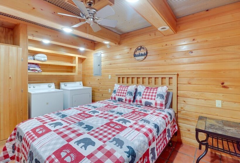 0.5 Mi To Greers Ferry Lake: Heber Springs Cabin