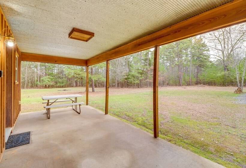 0.5 Mi To Greers Ferry Lake: Heber Springs Cabin