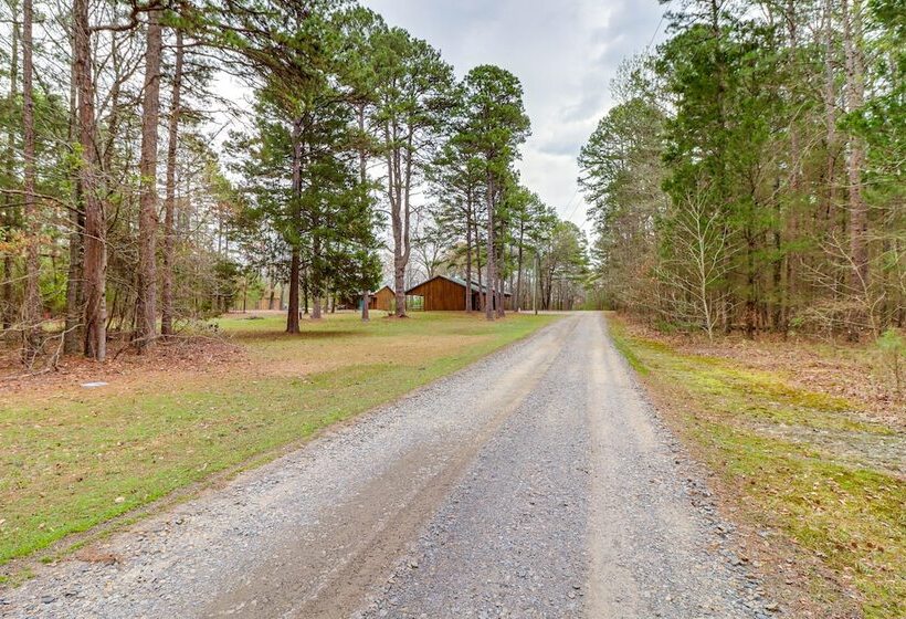0.5 Mi To Greers Ferry Lake: Heber Springs Cabin