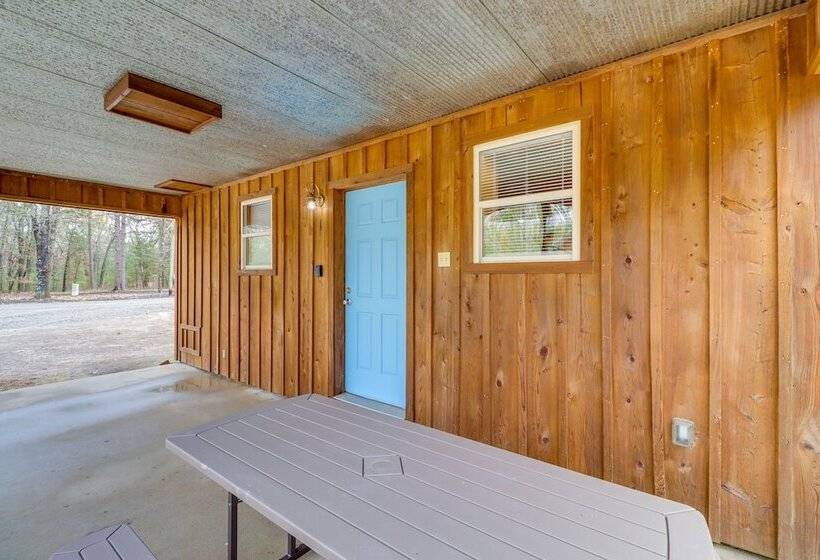 0.5 Mi To Lake: Patio At Heber Springs Cabin!