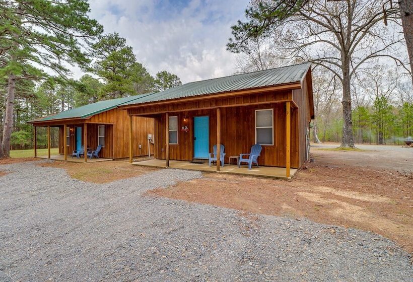 0.5 Mi To Lake: Patio At Heber Springs Cabin!